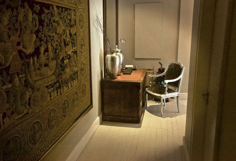 Long Street Hotel 10