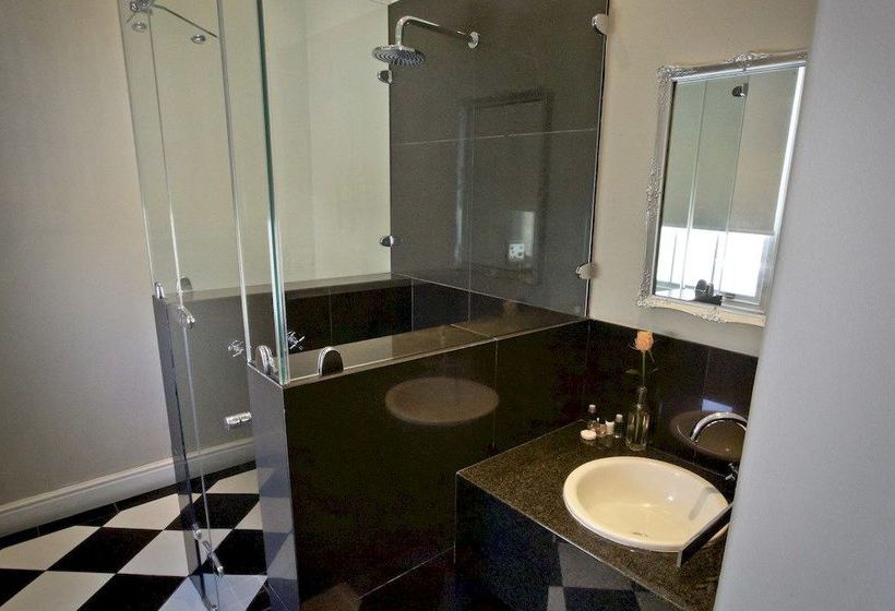 Long Street Hotel 11