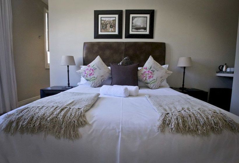 Long Street Hotel 12