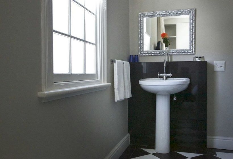 Long Street Hotel 18