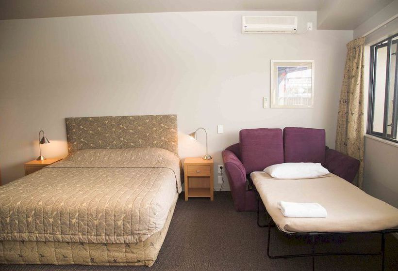 Hotel Airport Motor Lodge 1