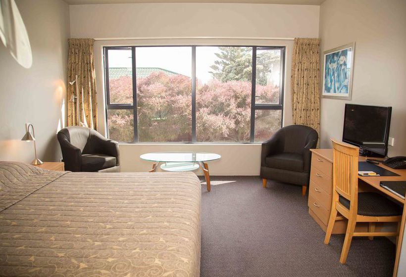 Hotel Airport Motor Lodge 13