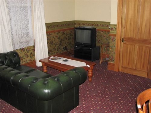 Hotel The Shepherds Arms 13