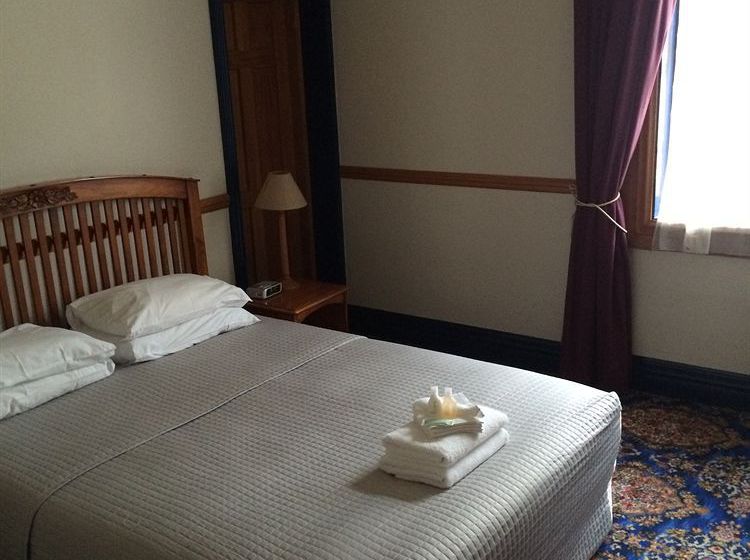 Hotel The Shepherds Arms 9