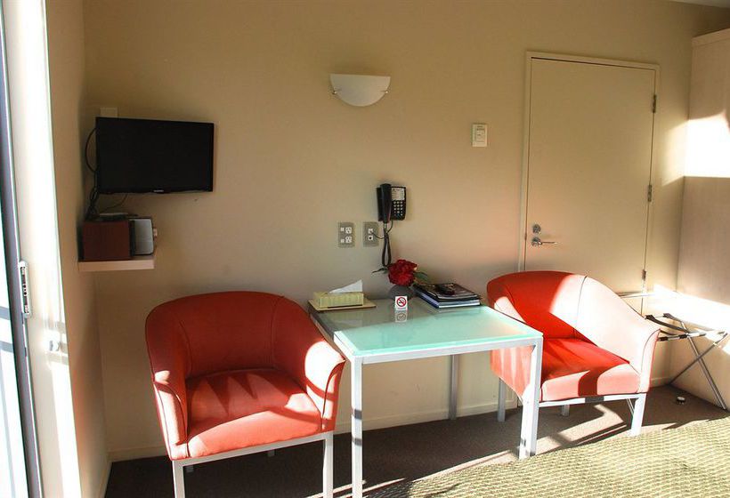 166 Majestic Court Motel