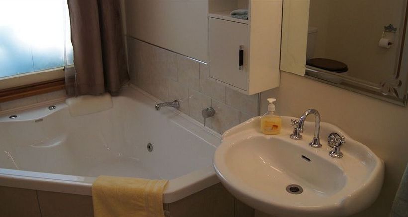 Bed and Breakfast Belmont on Harewood 4