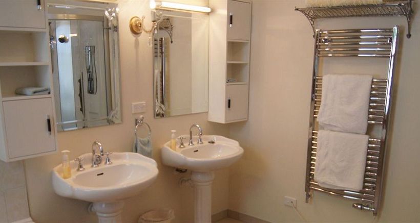 Bed and Breakfast Belmont on Harewood 5