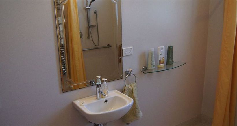 Bed and Breakfast Belmont on Harewood 6