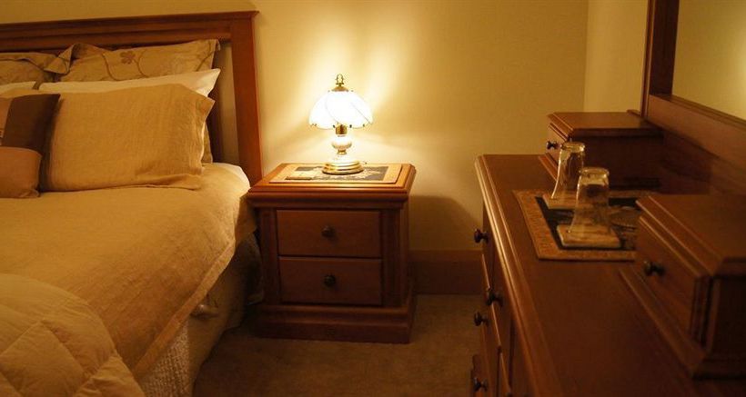 Bed and Breakfast Belmont on Harewood 9