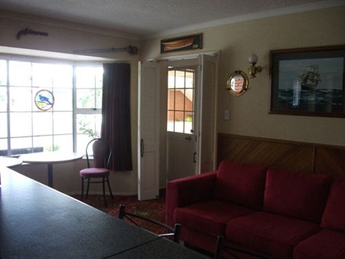 Hotel Admirals Motor Lodge 8