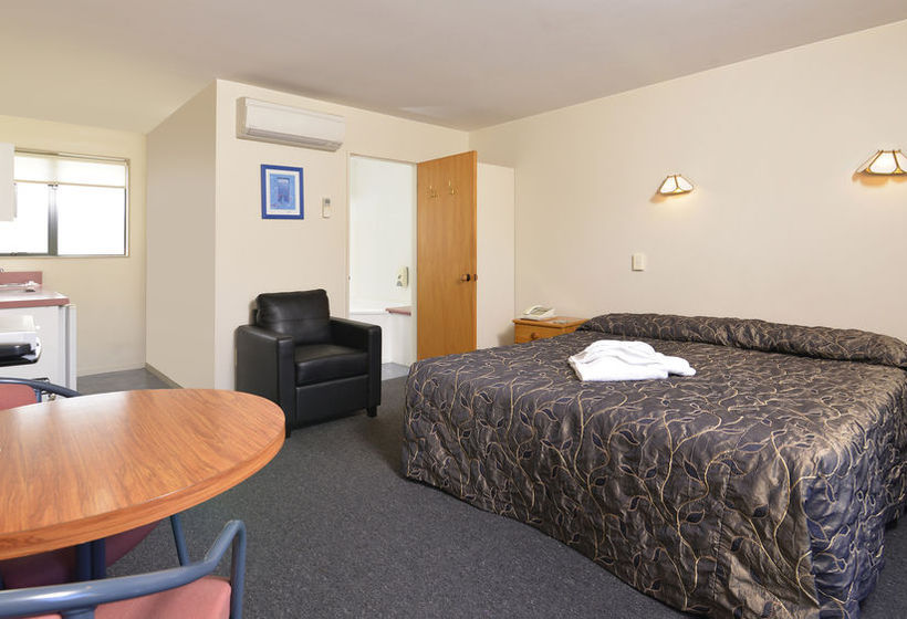 Aston Court Motel Blenheim 1