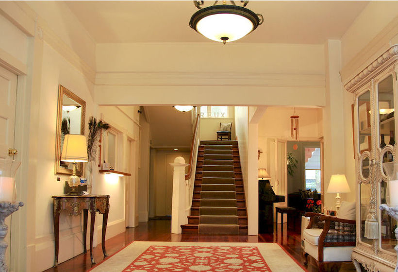 Hotel The Devereux Remuera 1