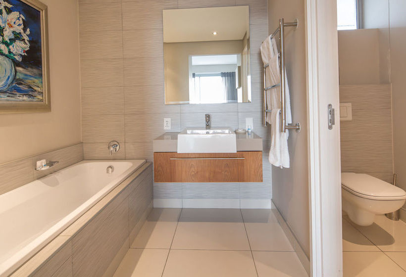 Harbour Bridge Luxury Apartments 12