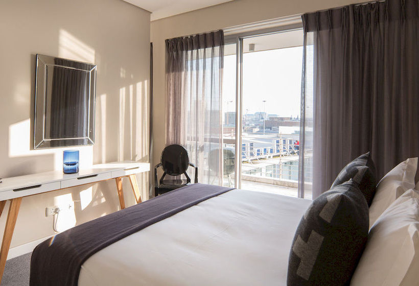 Harbour Bridge Luxury Apartments 13