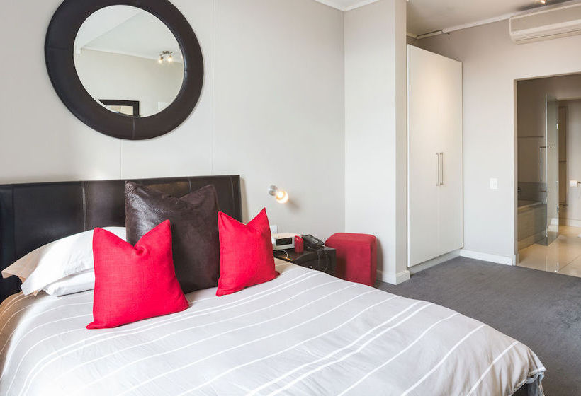 Harbour Bridge Luxury Apartments 14