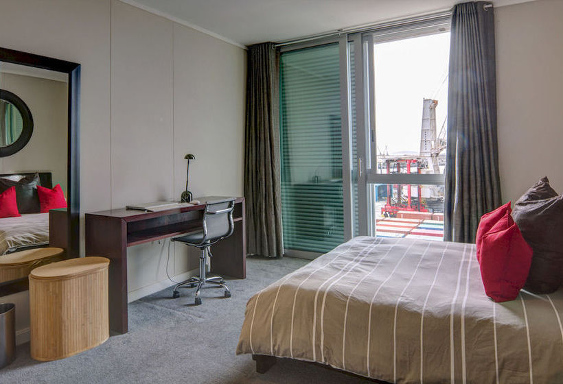 Harbour Bridge Luxury Apartments 15