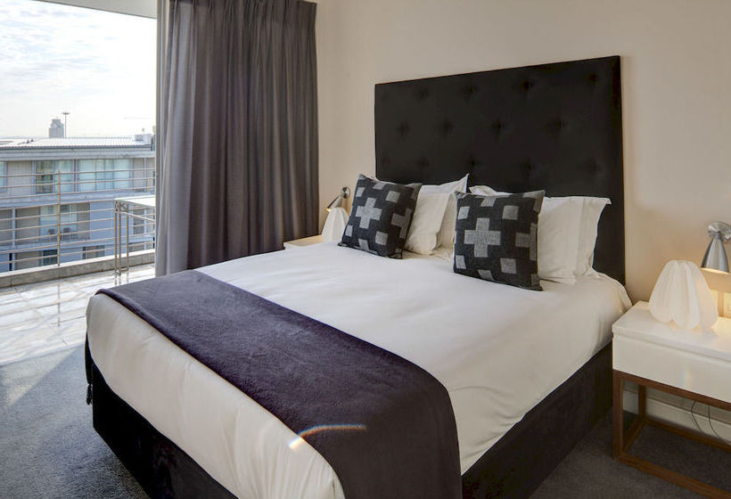 Harbour Bridge Luxury Apartments 16