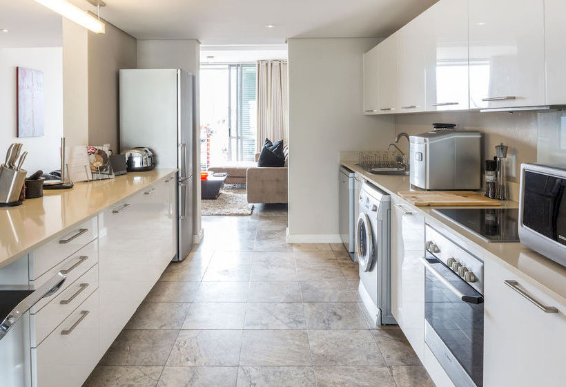 Harbour Bridge Luxury Apartments 20