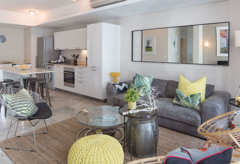 Harbour Bridge Luxury Apartments 4