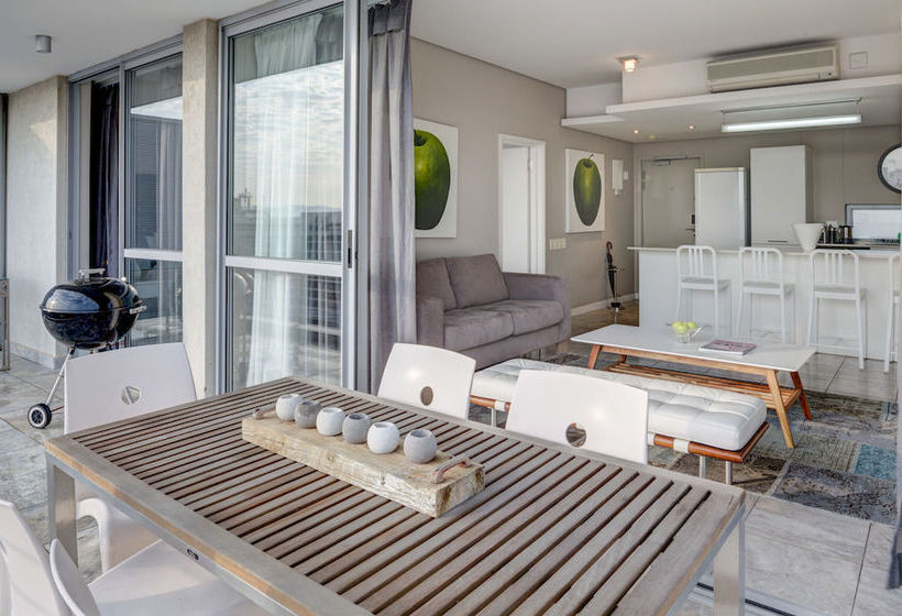 Harbour Bridge Luxury Apartments 8