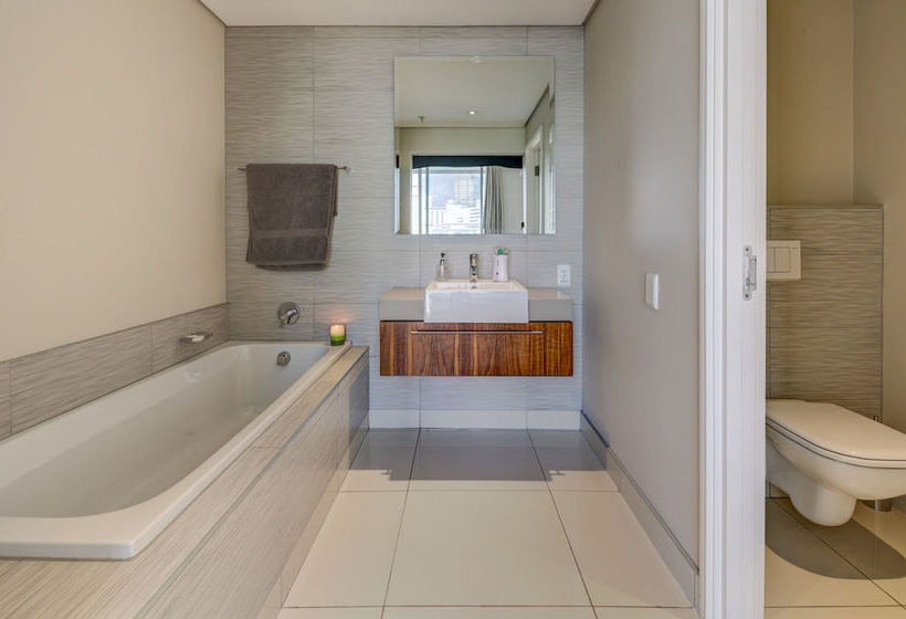 Harbour Bridge Luxury Apartments 9