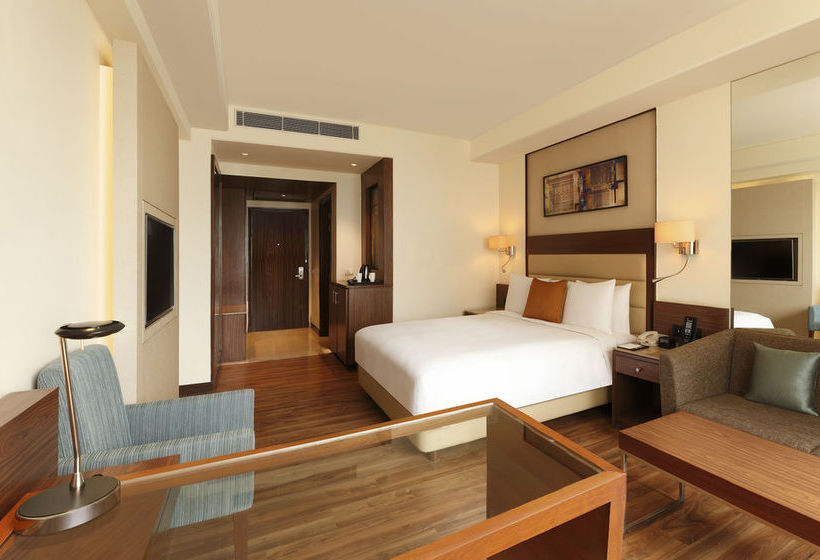 Hotel Doubletree By Hilton Agra 13