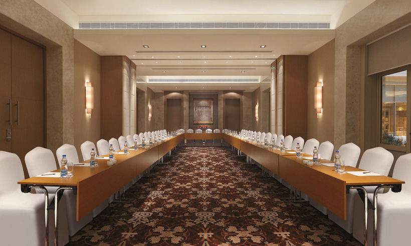 Hotel Doubletree By Hilton Agra 18