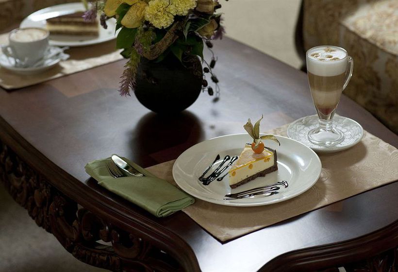 Amici Grand Hotel 10