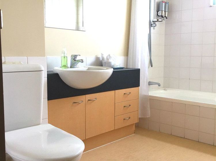 Papanui Court Motel 8