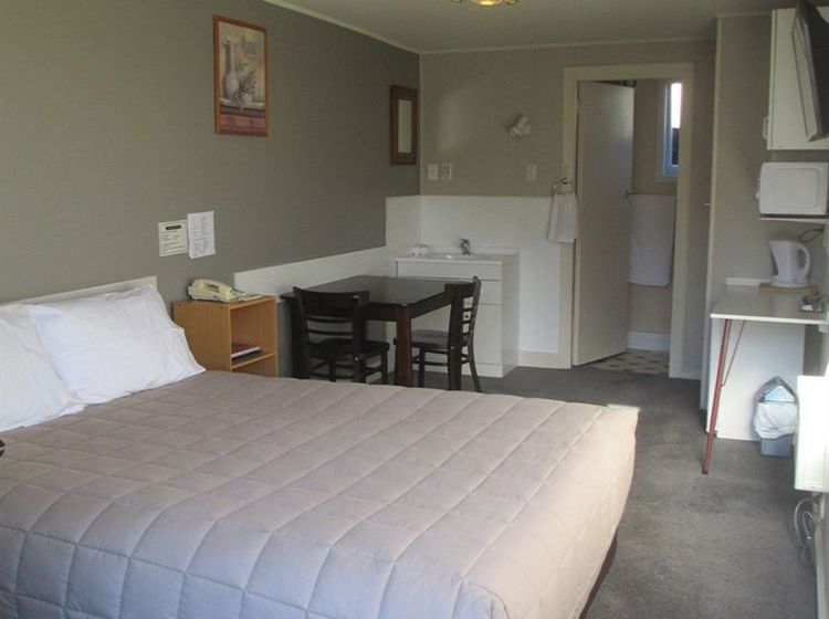 Merivale Court Motel 15
