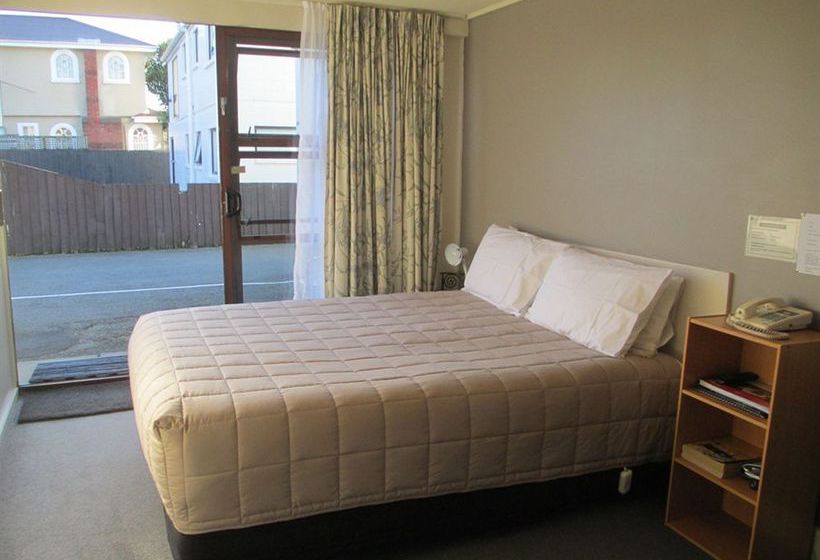 Merivale Court Motel 8