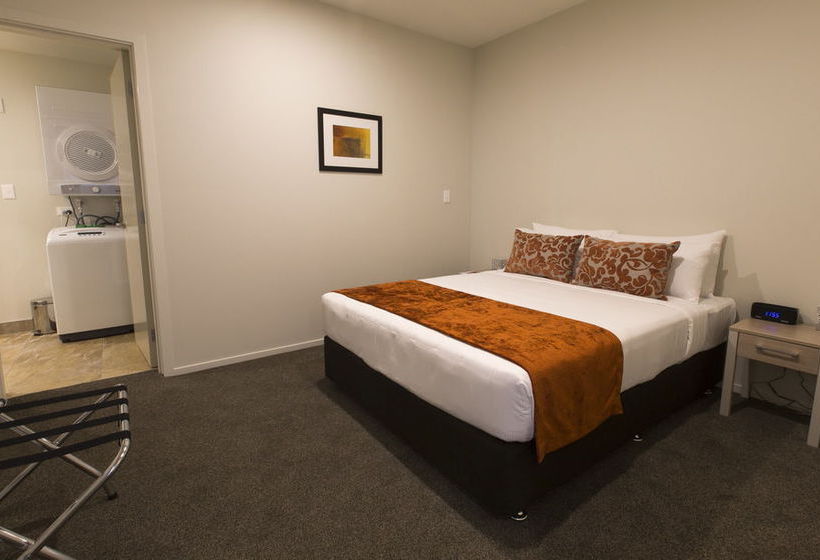 Ramada Suites Christchurch City 11