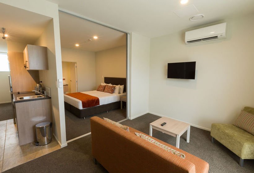 Ramada Suites Christchurch City 7