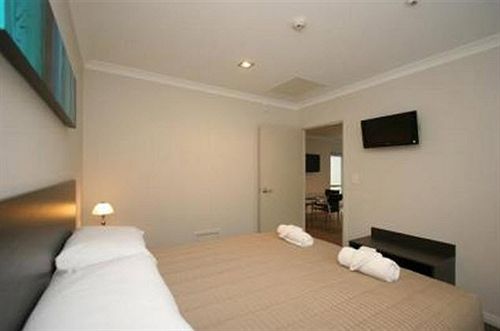 Fitzroy Beach Motel 11