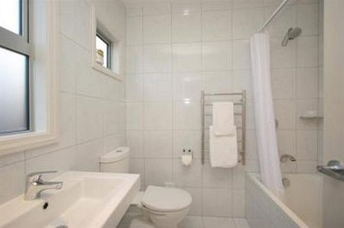 Fitzroy Beach Motel 4