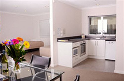 Fitzroy Beach Motel 8