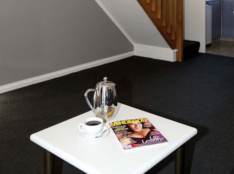 Motel Champers Motor Inn 13