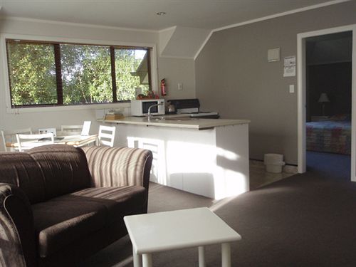 Motel Champers Motor Inn 20