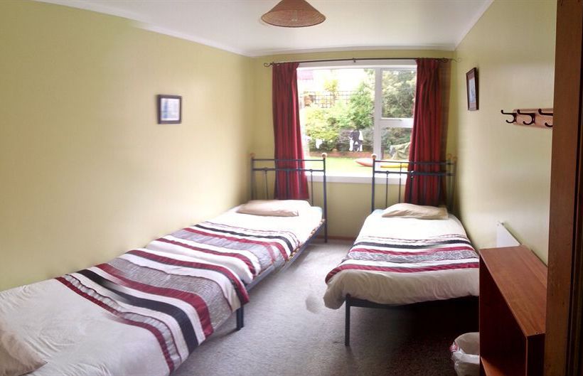 Bazil's Hostel & Surf School South Island