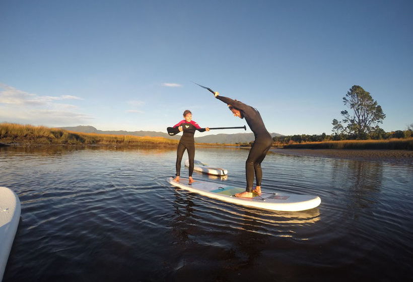 Bazil's Hostel & Surf School 16