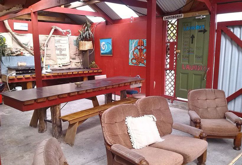 Bazil's Hostel & Surf School 5