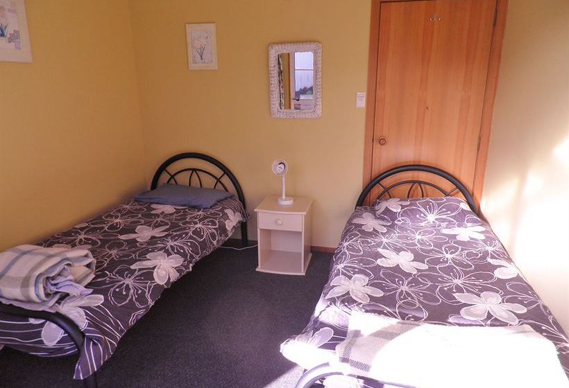 Bazil's Hostel & Surf School 9