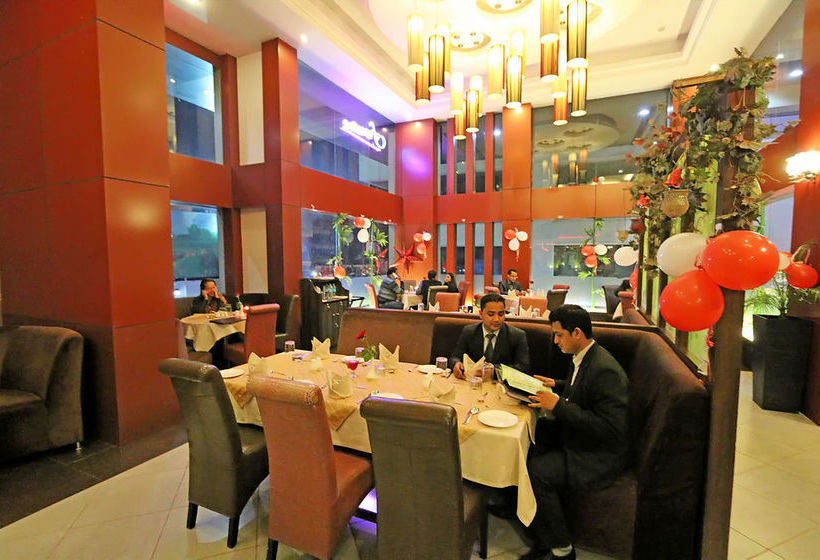 Hotel Gateway Grandeur 12