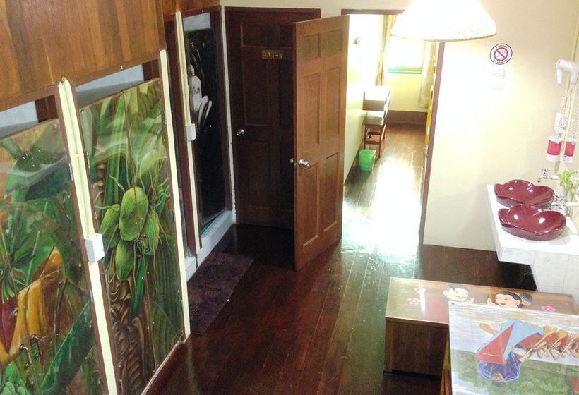 Hostel Baan Bovorn 20