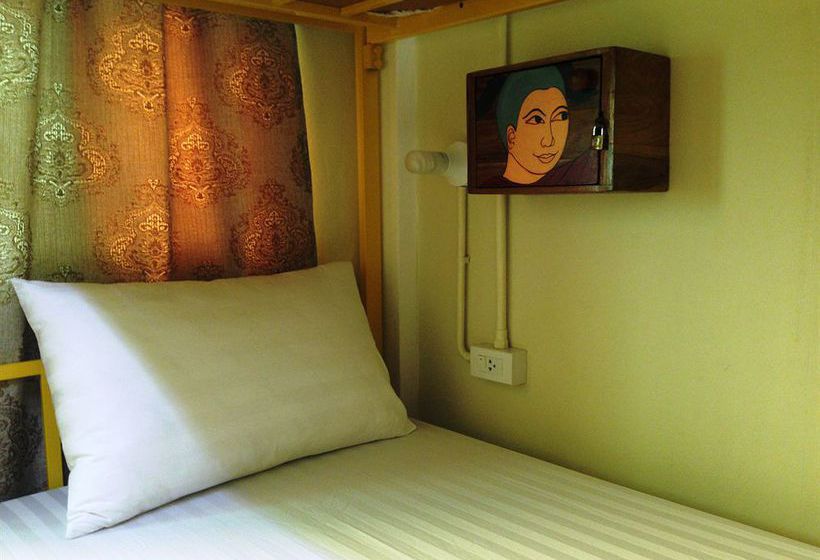 Hostel Baan Bovorn 9