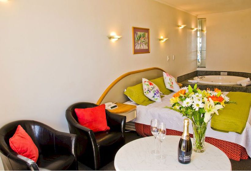 Beach Front Motel Napier 10