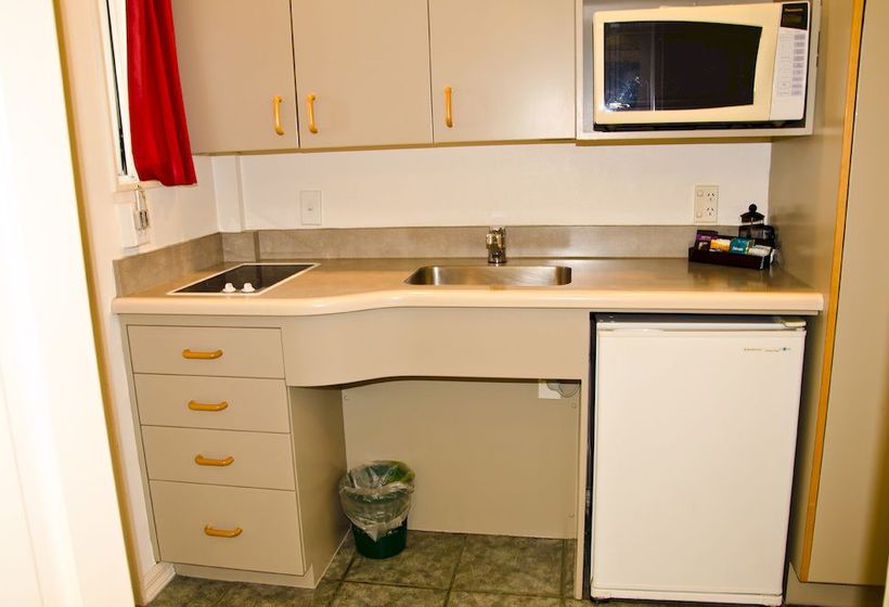 Beach Front Motel Napier 11