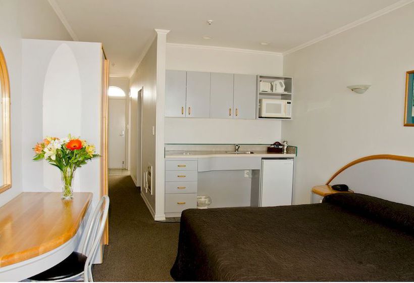 Beach Front Motel Napier 17