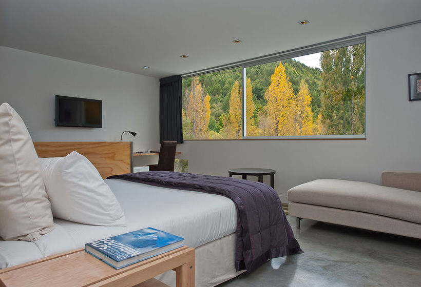 The Arrow Private Hotel 14