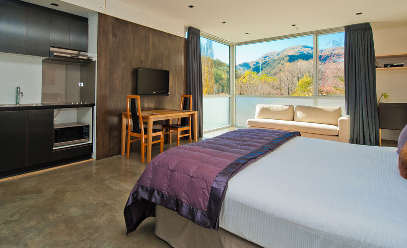 The Arrow Private Hotel 17